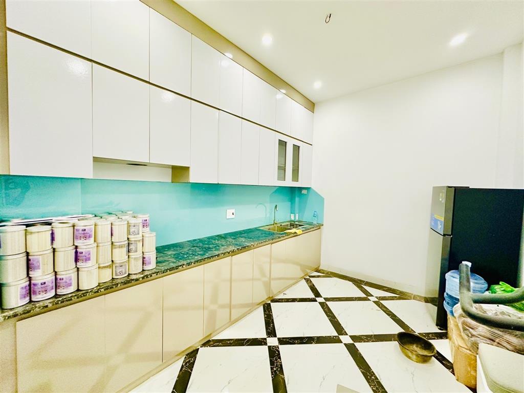 Bán nhà Bát Khối 6 tỷ 33m ô tô đỗ cửa,nhà uy tín