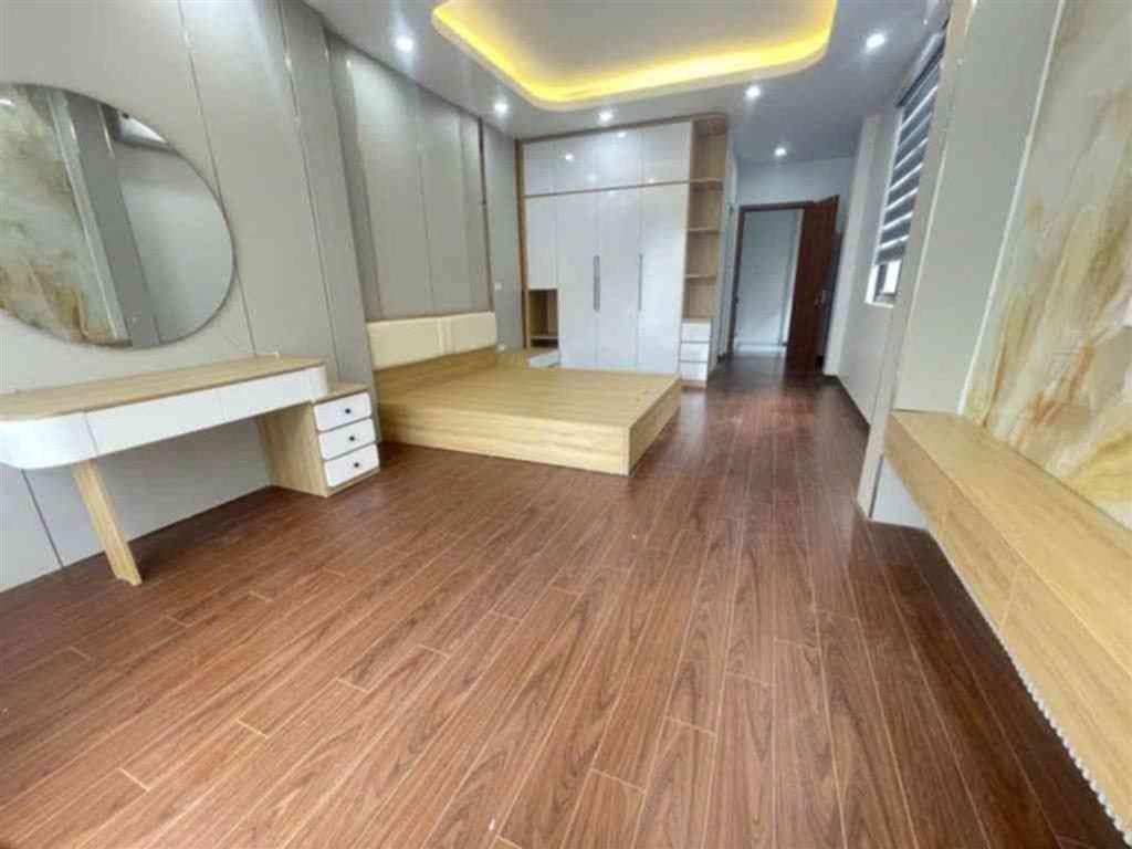 Bán nhà Trâu Qùy 9.1 tỷ 40m lô góc Ô TÔ đỗ cửa