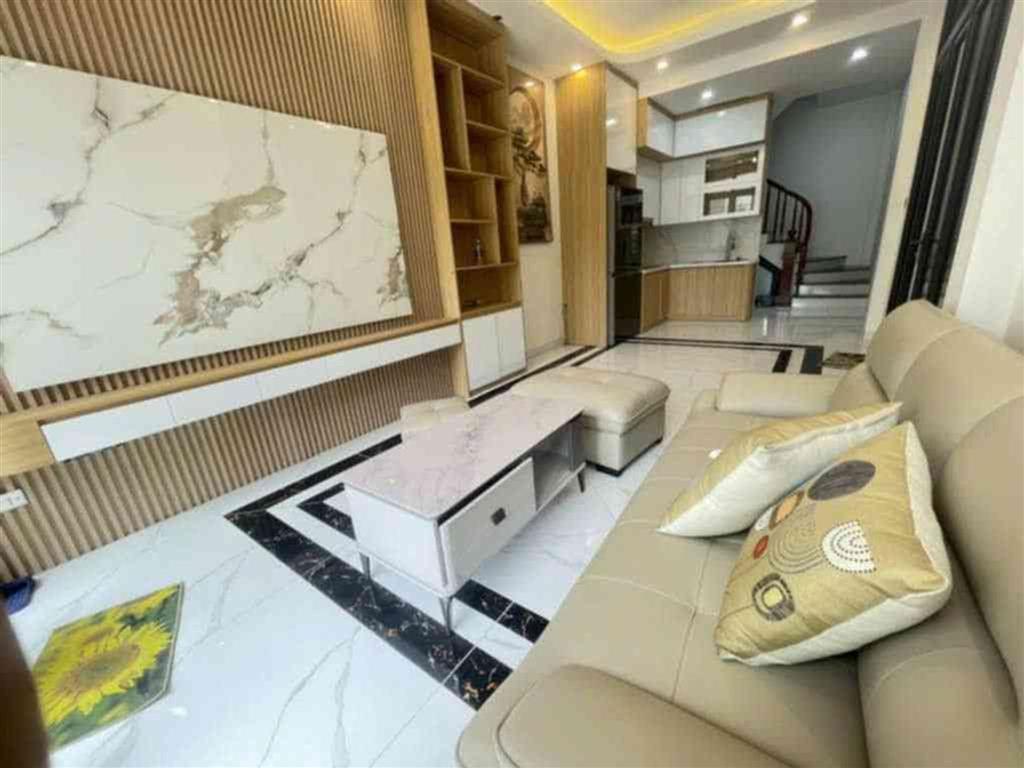 Bán nhà Trâu Qùy 9.1 tỷ 40m lô góc Ô TÔ đỗ cửa