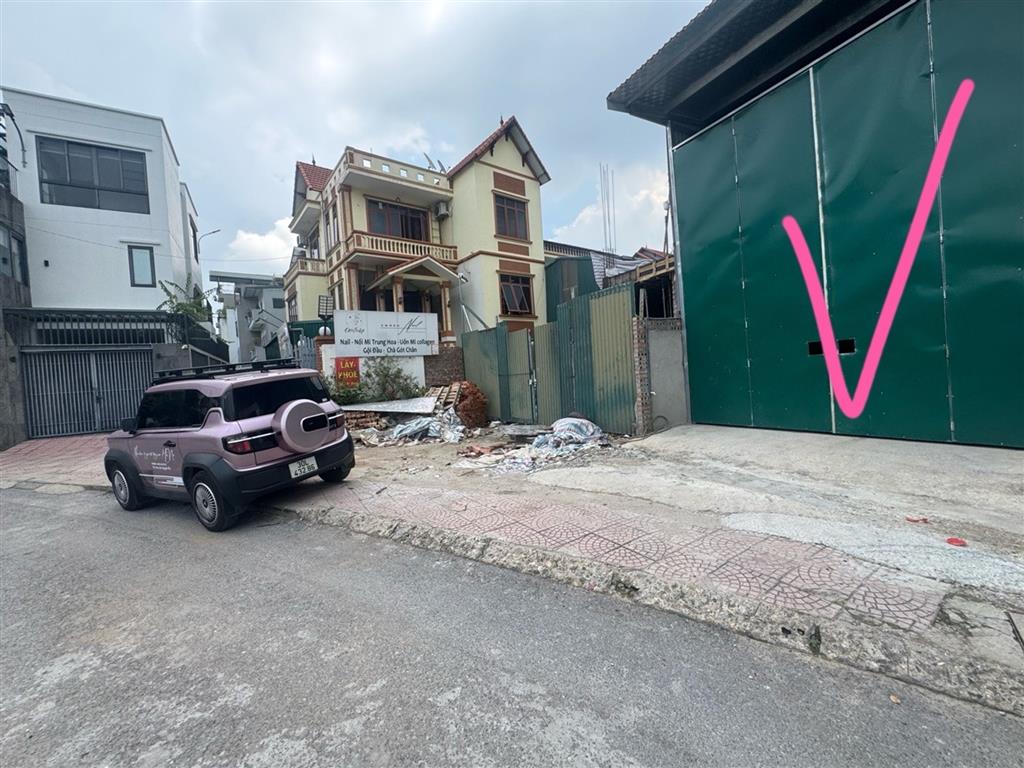 Bán Nhà Bát Khối 11 tỷ 86m ô tô đỗ cửa,vỉa hè view hồ