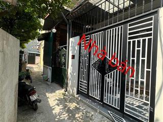Nhà dân Ngọc Thụy 5 tầng mới xây ô tô vào cửa