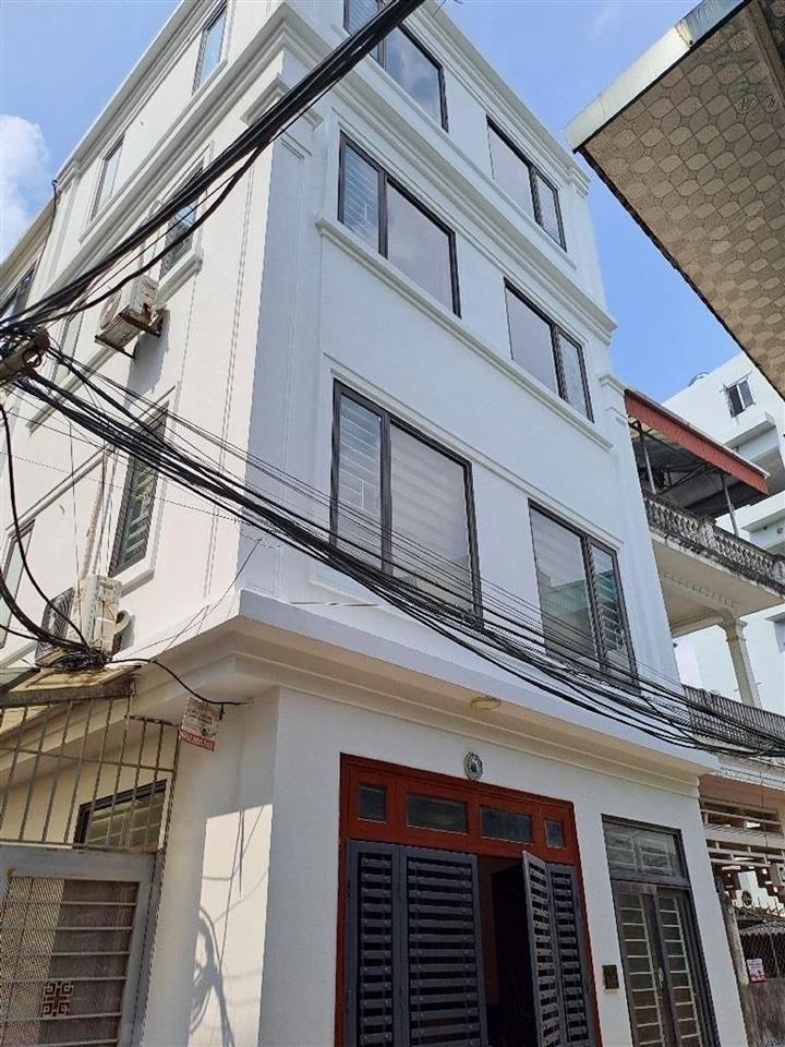 Bán nhà Bát Khối lô góc 8 tỷ 36m ô tô qua nhà,sổ đỏ long biên
