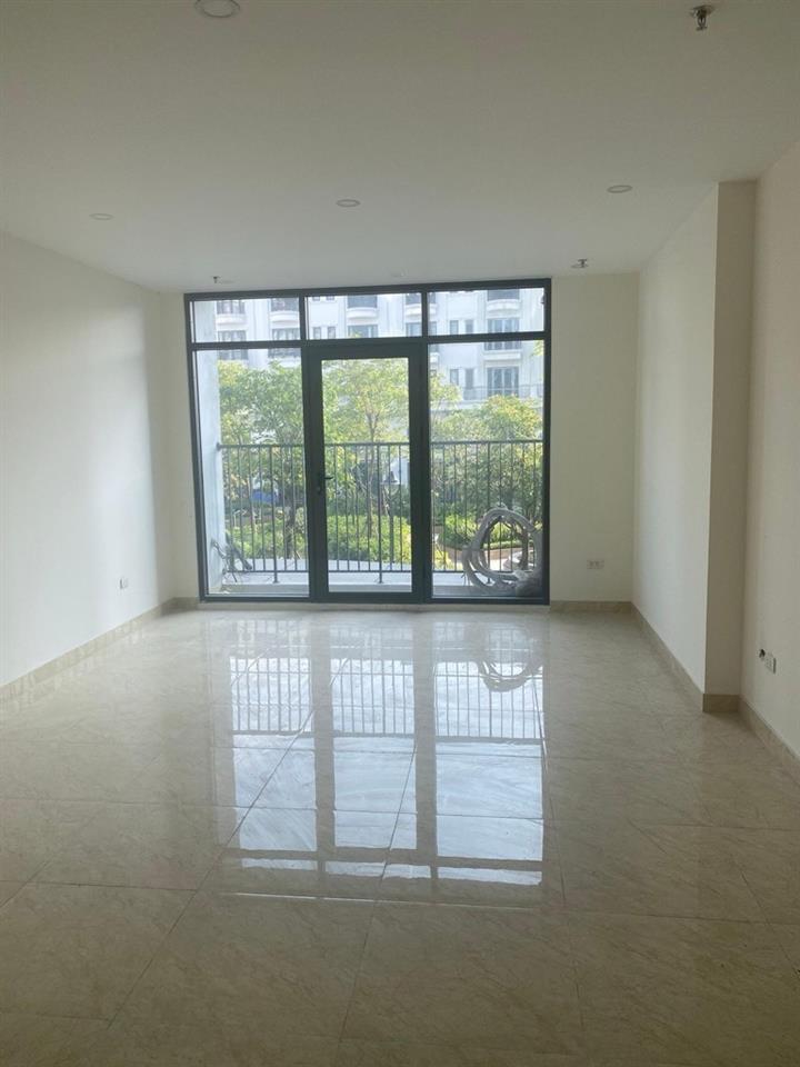 Shophouse chung cư Lotus sài đồng 7 tỷ 94m 2 tầng