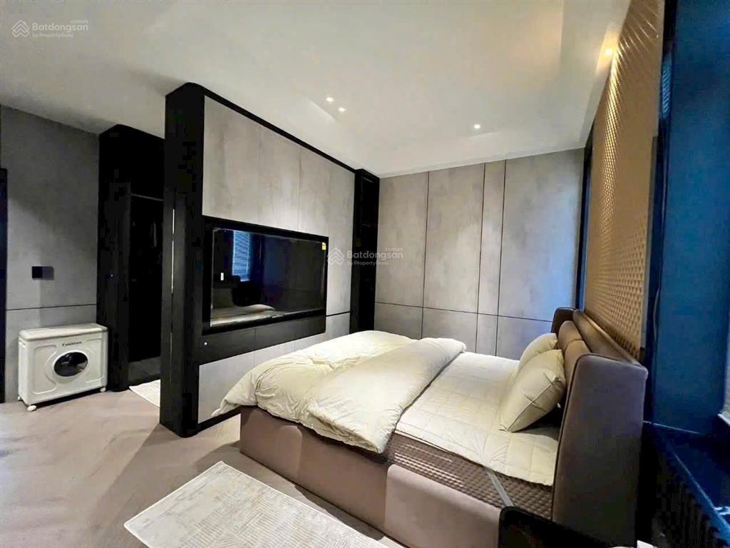 Bán villa lô góc 2 mặt tiền ven sông thủ đức 155m giá chỉ 15.5 tỷ.