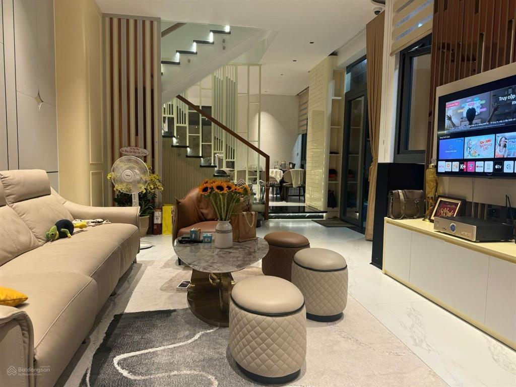 Bán villa lô góc 2 mặt tiền ven sông thủ đức 155m giá chỉ 15.5 tỷ.