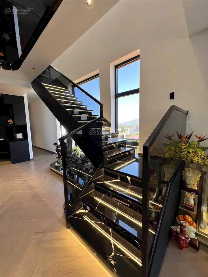 Bán villa lô góc 2 mặt tiền ven sông thủ đức 155m giá chỉ 15.5 tỷ.