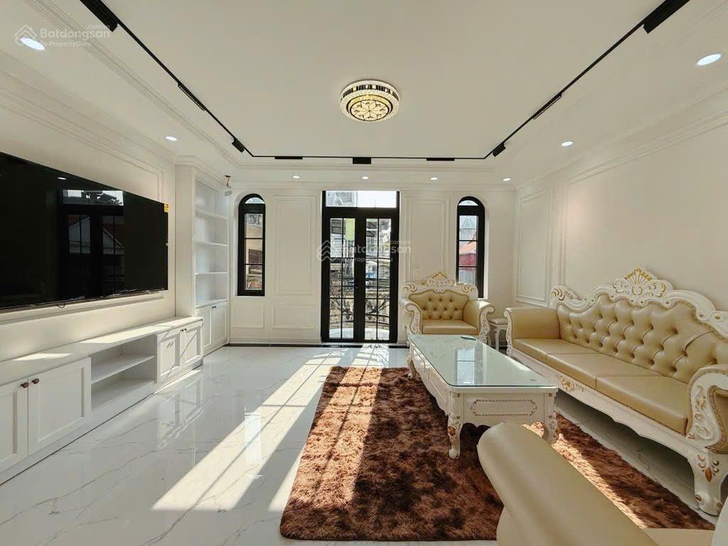 Hoàng văn thái  ô tô ngủ trong nhà  6t thang máy  65m2 25.8 tỷ