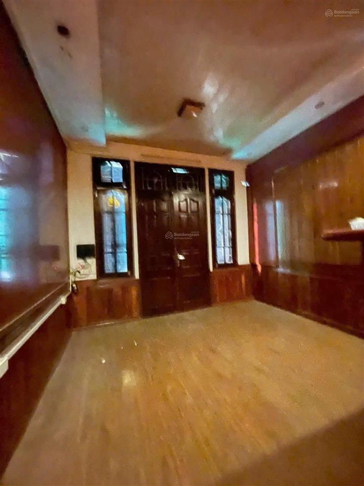 Chính chủ nhờ em bán nhà mặt phố ph.văn quánvỉa hè đá bóngdòng tiền ổn định42m24t*3pn17 tỷ 5