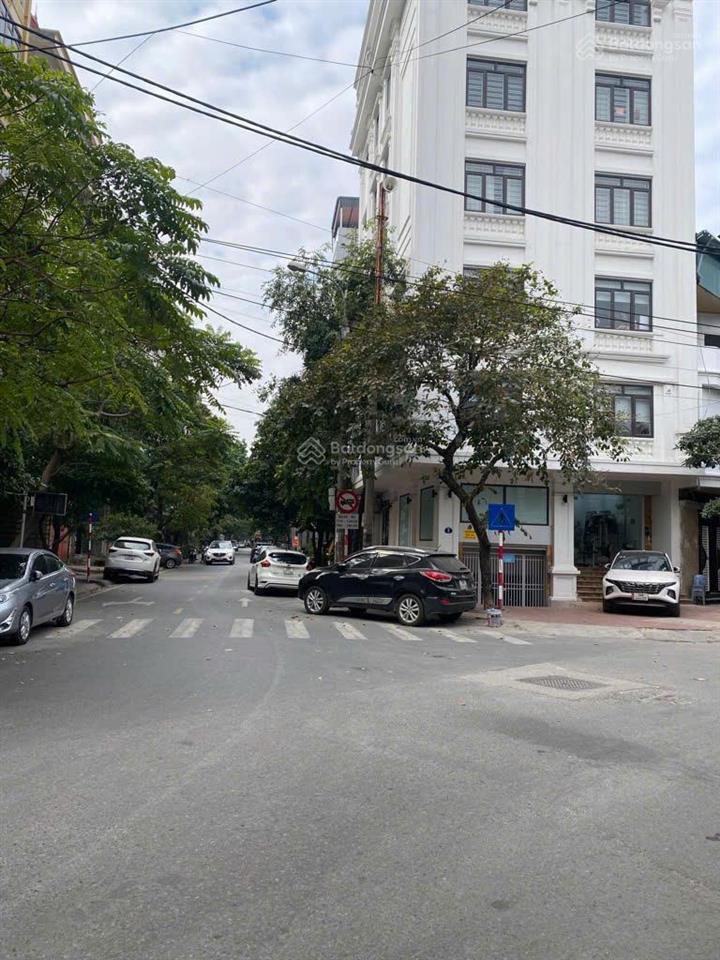 Chủ nhờ bán nhà đống đa góc 3thoáng mt 10m, ra ôtô tránh, 90m ra trục chính dòng tiền đều 62m 14tỷ9