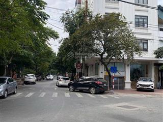 Chủ nhờ bán nhà đống đagóc 3thoángmặt tiền to5m ra ôtô90m ra trục chínhdòng tiền đều62m14tỷ9