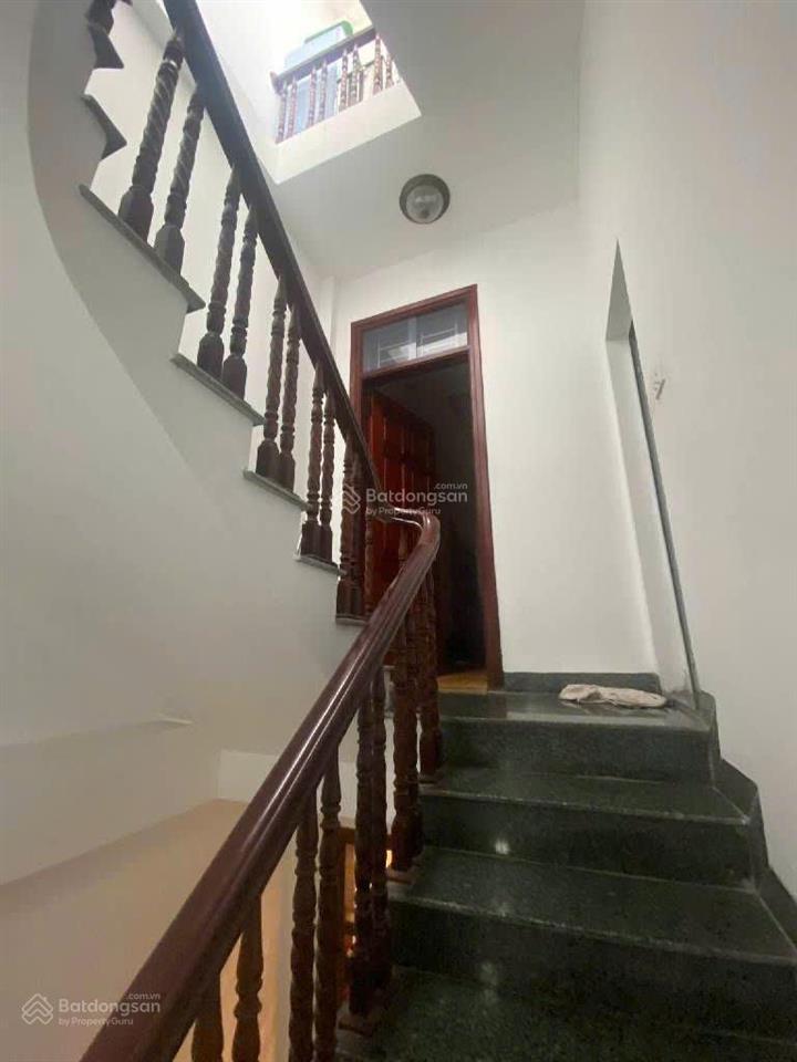 Chủ nhờ bán nhà đống đa góc 3thoáng mt 10m, ra ôtô tránh, 90m ra trục chính dòng tiền đều 62m 14tỷ9