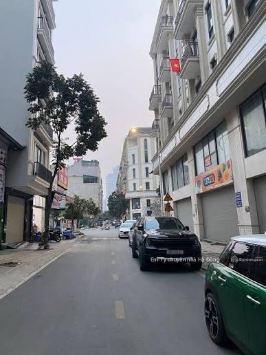 Chính chủ nhờ bán đát dịch vụ kiến hưngphân lô, ô tô chạy vù vùvỉa hè rộng thoángkhông quy hoạch