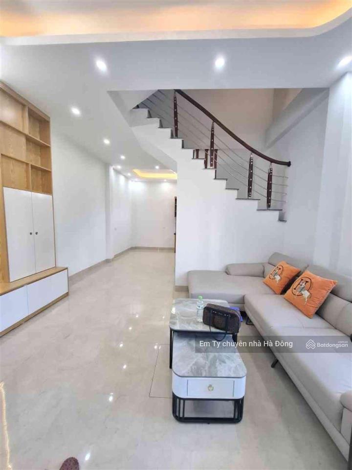 Chủ nhờ em bán nhà tây mỗview hồ thoáng mát10m ra đường lớnmặt tiền rộngfull đồ40m24t8tỷ3