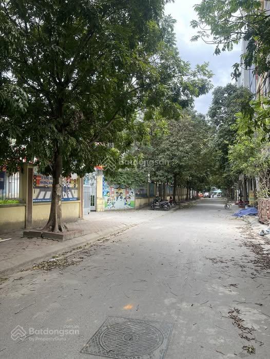Chủ bán nhà c4 sóc sơnlôgóc 2 thoánggần đường lớnôtô nhỏ vào nhàmặt tiền rộnggần kcn50m22tỷ8