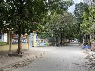 Chủ bán nhà c4 sóc sơnlôgóc 2 thoánggần đường lớnôtô nhỏ vào nhàmặt tiền rộnggần kcn50m22tỷ8