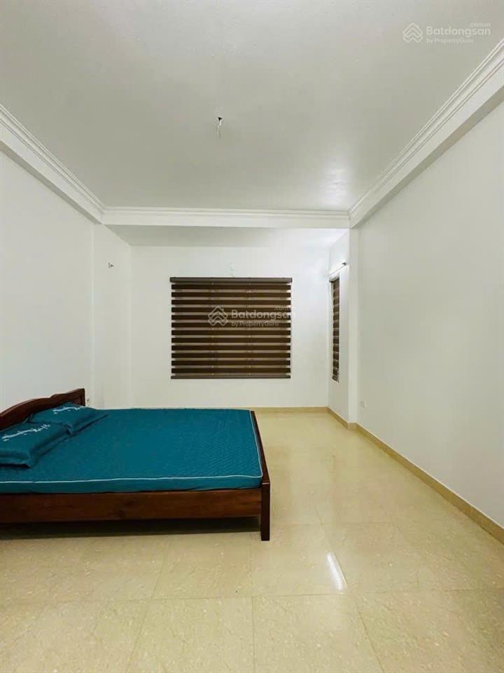 Chính chủ nhờ bán nhà hà đôngcam kết không qhdân xây chắc chắntặng nội thấtdt 38m2giá 6 tỷ 5