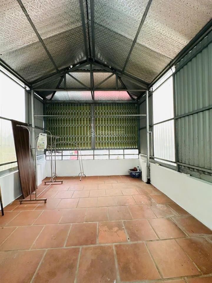 Chính chủ nhờ bán nhà hà đôngcam kết không qhdân xây chắc chắntặng nội thấtdt 38m2giá 6 tỷ 5
