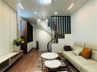 Chính chủ nhờ bán nhà hà đôngcam kết không qhdân xây chắc chắntặng nội thấtdt 38m2giá 6 tỷ 5