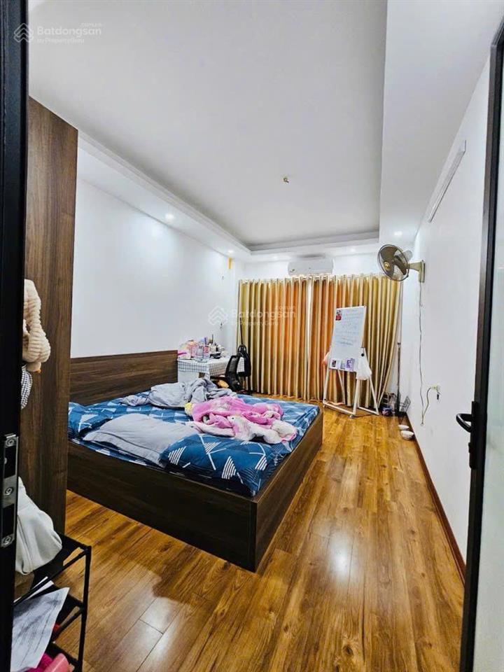 Chính chủ nhờ bán nhà dương nộilô gócngõ rộng3 bước ra phốtặng full nội thấtdt 35m2giá 5 tỷ 2
