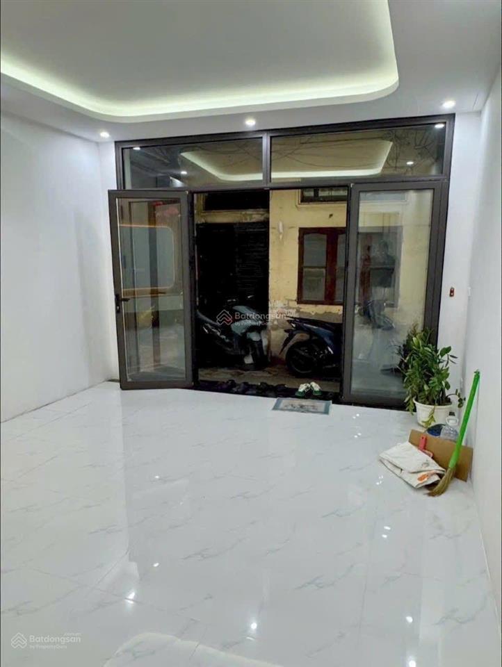 Bán nhà trương định  hbt  cách phố 50m nhà đẹp  40m2  dòng tiền tốt  dưới 9 tỷ
