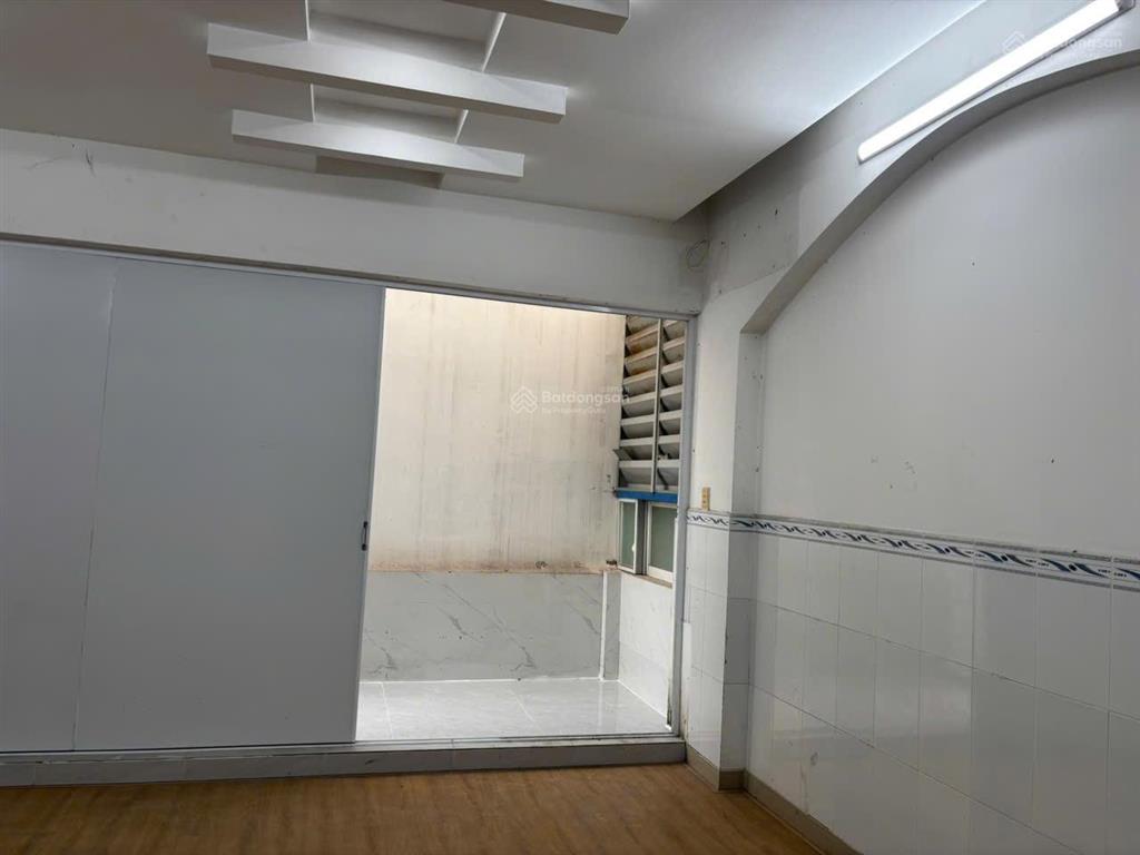 Cho thuê nhà mặt tiền quận 12, a2 lê thị riêng, 5x20m