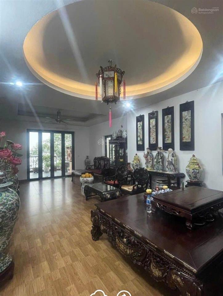 Bán nhà mặt phố quảng khánh, dt 158 m2, 5 tầng, view hồ tây