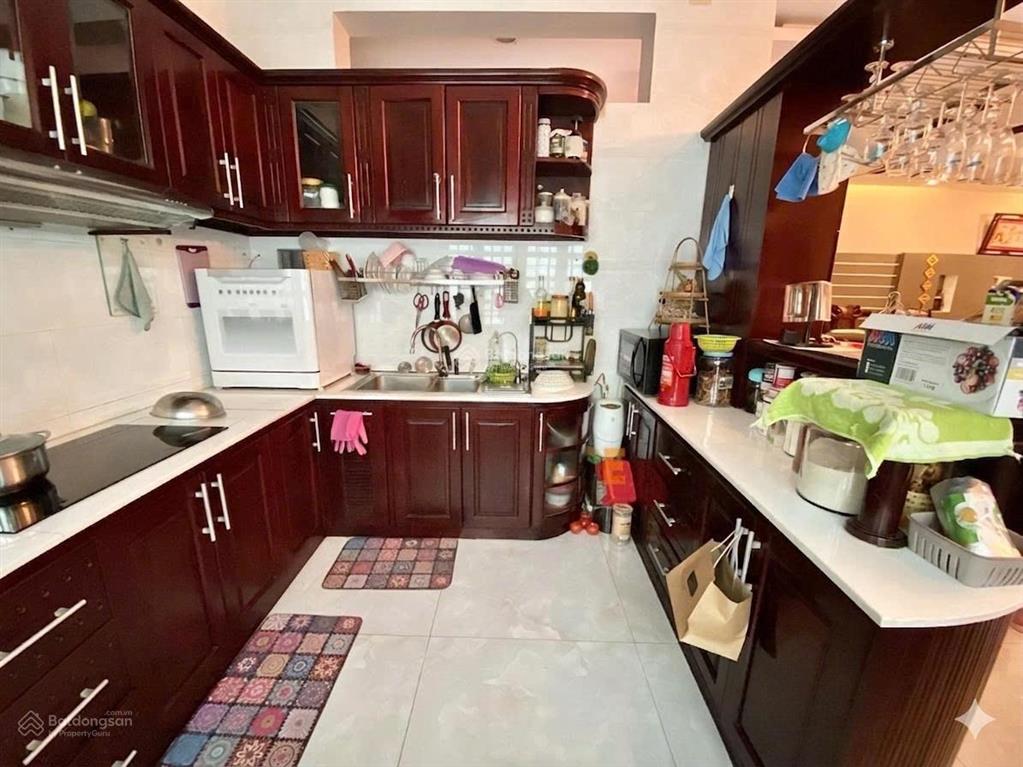 Nhà cho thuê đường hẻm trần não