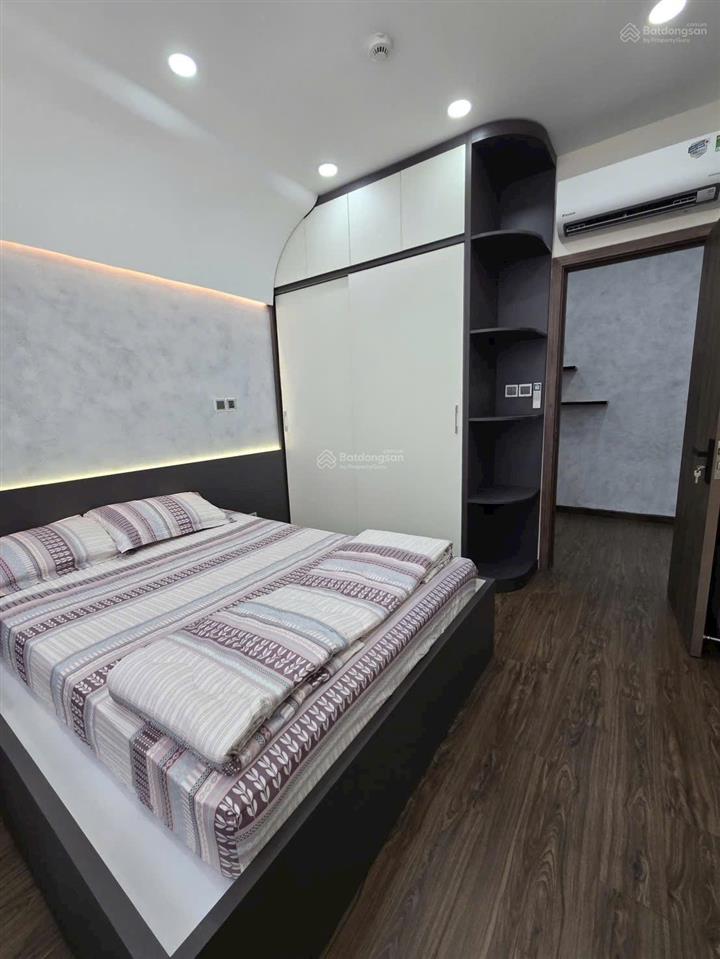 Bán căn hộ midtown 2pn sổ hồng chỉ 8 tỷ đầy đủ nội thất  lan 0906 743 ***