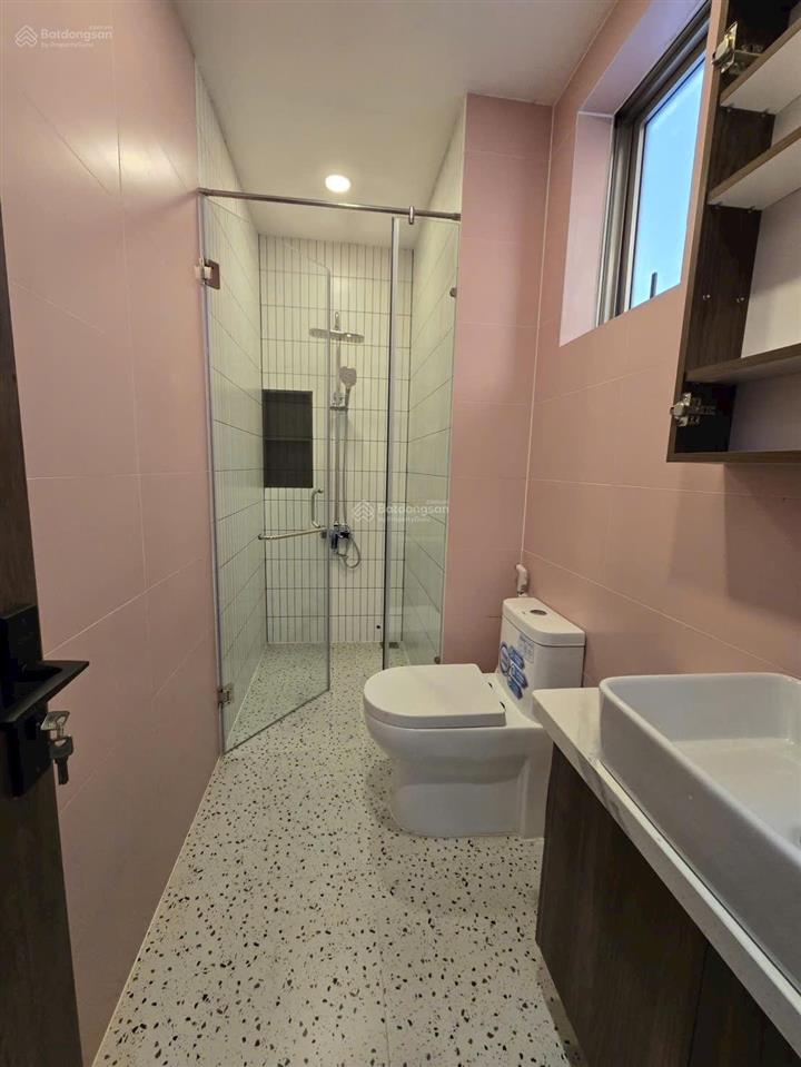 Bán căn hộ midtown 2pn sổ hồng chỉ 8 tỷ đầy đủ nội thất  lan 0906 743 ***