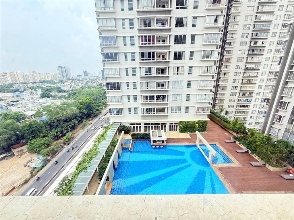 Sunrise city  3pn  full nội thất  giá tốt  căn góc ngay trung tâm thương mại.