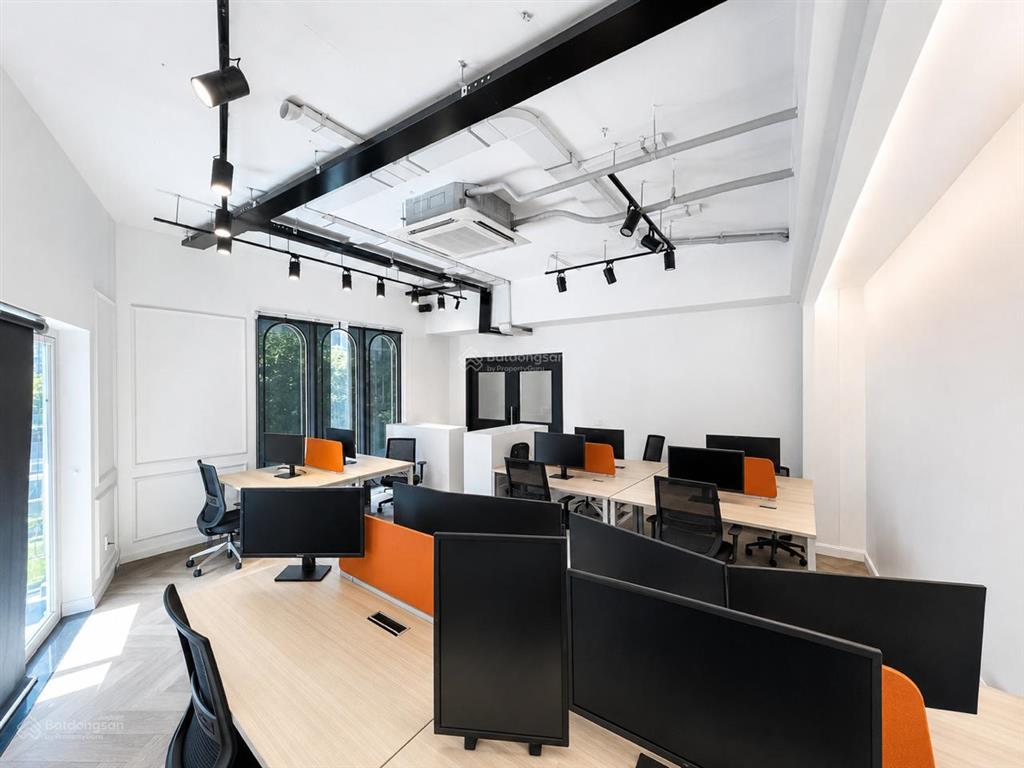 Cho thuê văn phòng ngay công viên sala  110m2  giá 48 triệu  nhận diện thương hiệu tốt.