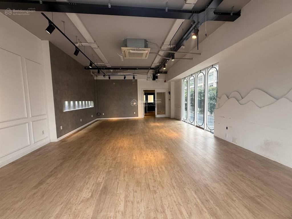 Cho thuê văn phòng ngay công viên sala  110m2  giá 48 triệu  nhận diện thương hiệu tốt.