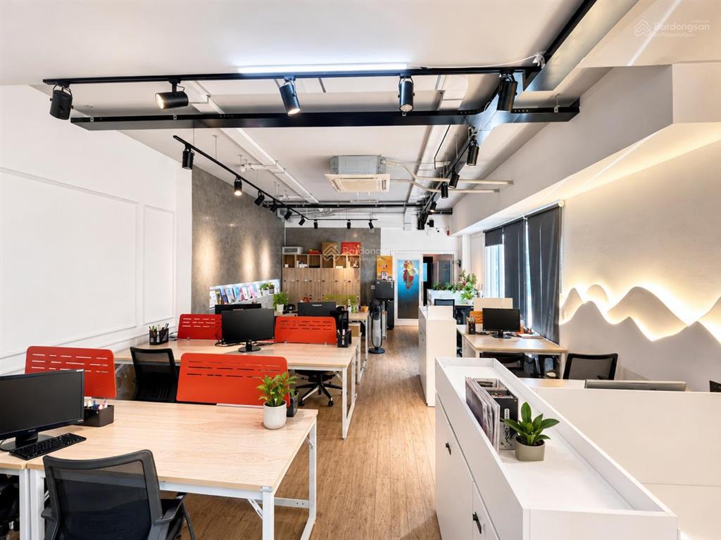 Cho thuê văn phòng ngay công viên sala  110m2  giá 48 triệu  nhận diện thương hiệu tốt.