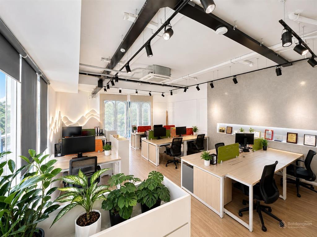 Cho thuê văn phòng ngay công viên sala  110m2  giá 48 triệu  nhận diện thương hiệu tốt.
