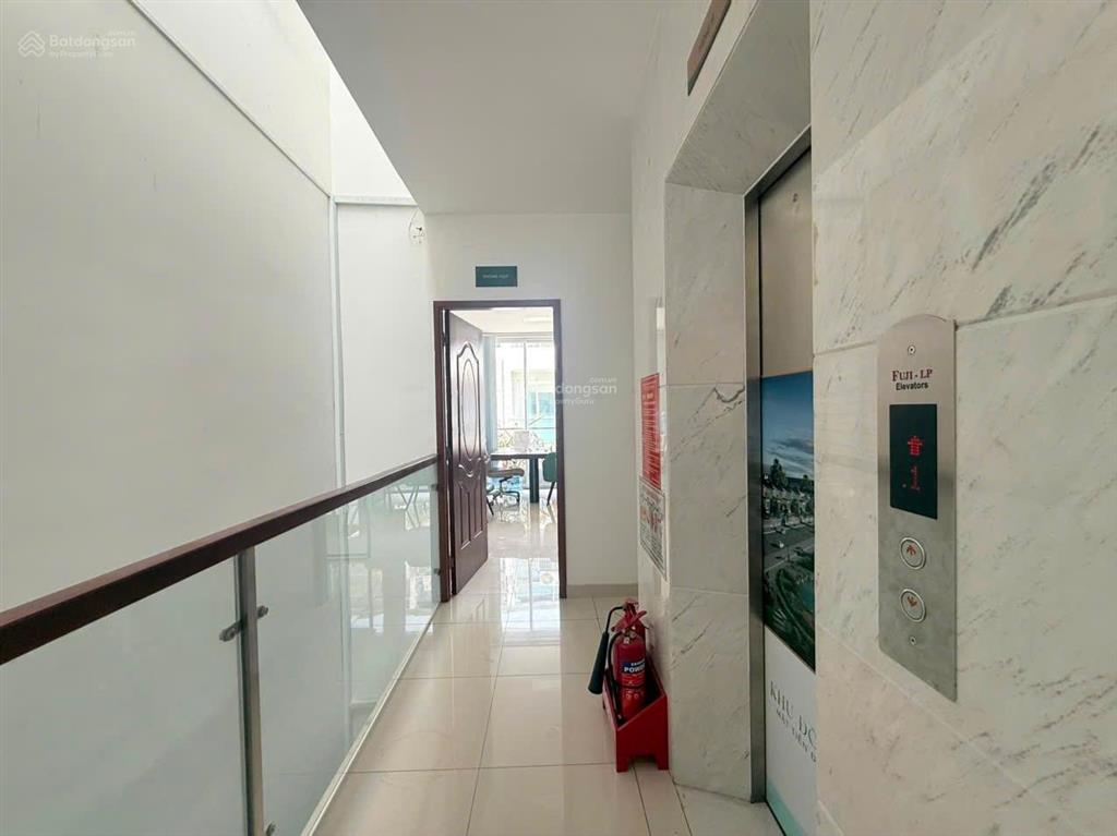 Cho thuê văn phòng sala đường b2  80m, có thang máy, sẵn 2 phòng  giá 31 triệu/tháng