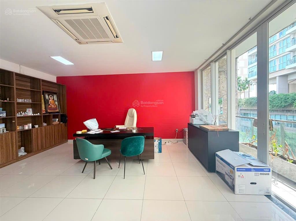 Cho thuê văn phòng sala đường b2  80m, có thang máy, sẵn 2 phòng  giá 31 triệu/tháng