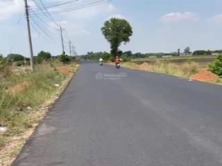 Đất thổ cư, diện tích lớn, đường nhựa. 1200m2 giá 1,5 tỷ