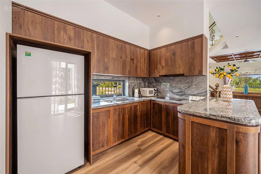 Biệt thự sân vườn rộng view sân golf tại kđt green city, lô góc 2 mặt tiền s 350m2. giá 45tr/tháng