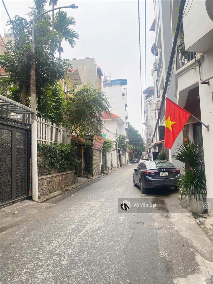 Đầu phố ngọc thụy đường ô tô tránh  75m 4 tầng sân vườn cực đẹp cách cầu lb 200m  17.5 tỷ
