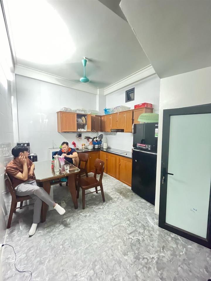 Cho thuê nhà riêng văn minh, di trạch, dt 45m2, 5 tầng 4pn full đồ 8 triệu