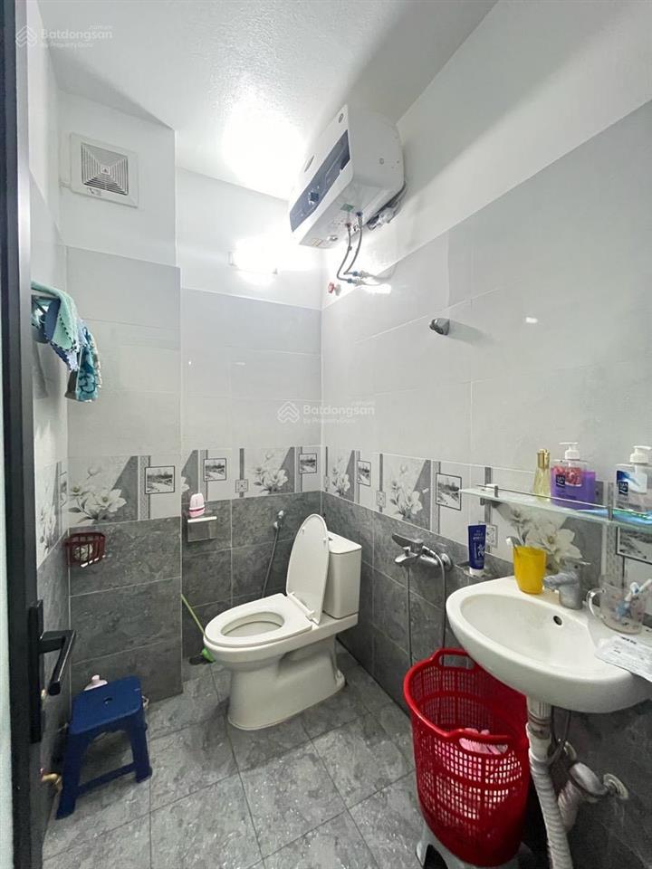 Cho thuê nhà riêng văn minh, di trạch, dt 45m2, 5 tầng 4pn full đồ 8 triệu