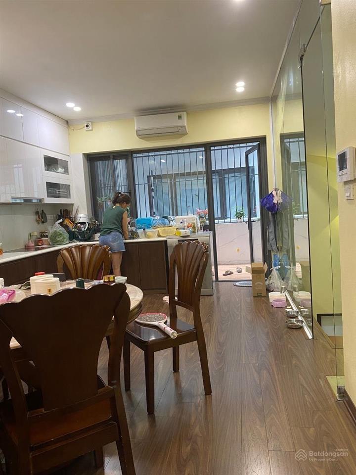 Chính chủ cho thuê nhà hồ tùng mậu đường 10m kinh doanh. dt 55m2 x 5 tầng full đồ 18 triệu