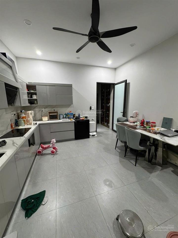 Cho thuê nhà riêng hoàng quốc việt cầu giấy dt 45m2 x 5 tầng 13 triệu nhận ngay