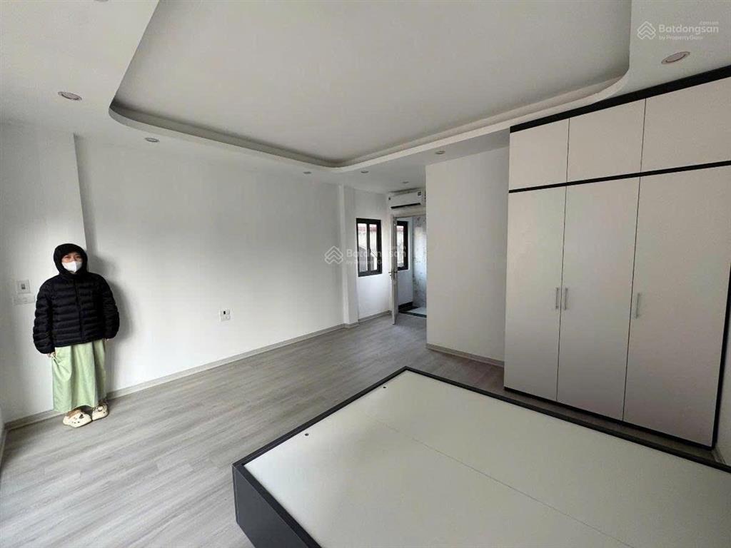Cho thuê nhà riêng khương trung thanh xuân 45m2 5 tầng 4pn 12 triệu