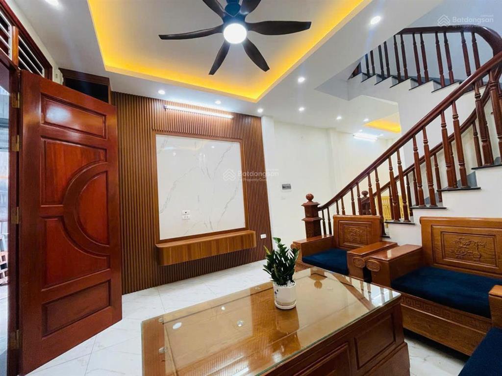 Cho thuê nhà nguyên căn dịch vọng, cầu giấy 50m2 5 tầng 5 pn full đồ ở luôn
