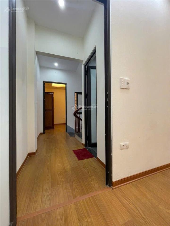 Cho thuê nhà nguyên căn dịch vọng, cầu giấy 50m2 5 tầng 5 pn full đồ ở luôn