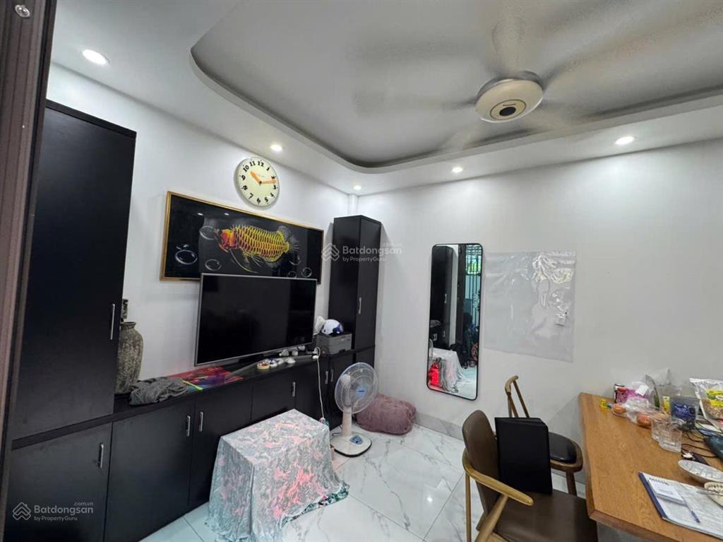 Cho thuê nhà nguyên căn lai xá 45m2 5 tầng 4pn full đồ  ô tô tránh 9 triệu/th