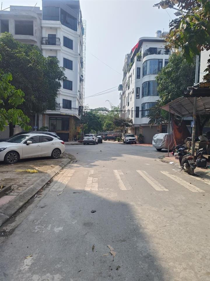 Chính chủ cho thuê liền kề xuân phương dt 75m 5 tầng ô tô tránh 16 triệu