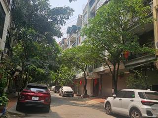 Cho thuê nhà phân lô hoàng quốc việt ô tô tránh 65m² 5 tầng có vỉa hè rộng giá 20 triệu