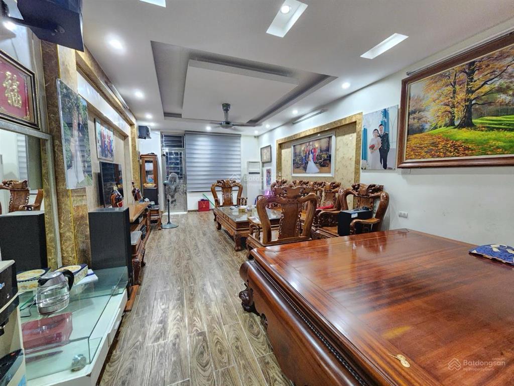 Cho thuê nhà phân lô hoàng quốc việt ô tô tránh 65m² 5 tầng có vỉa hè rộng giá 20 triệu